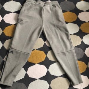 Awesome  adidas sweats I’m perfect condition